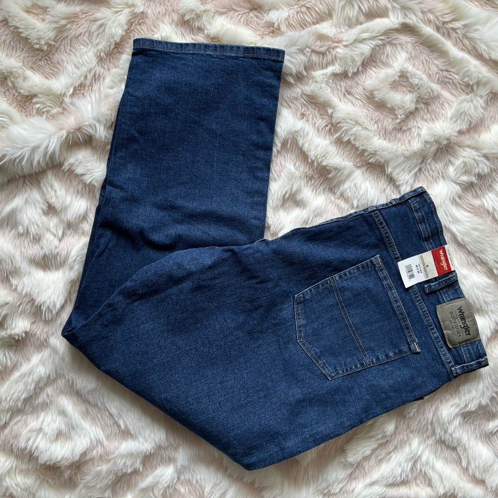 NWT Wrangler Authentics 50 x 30  Men’s Heans